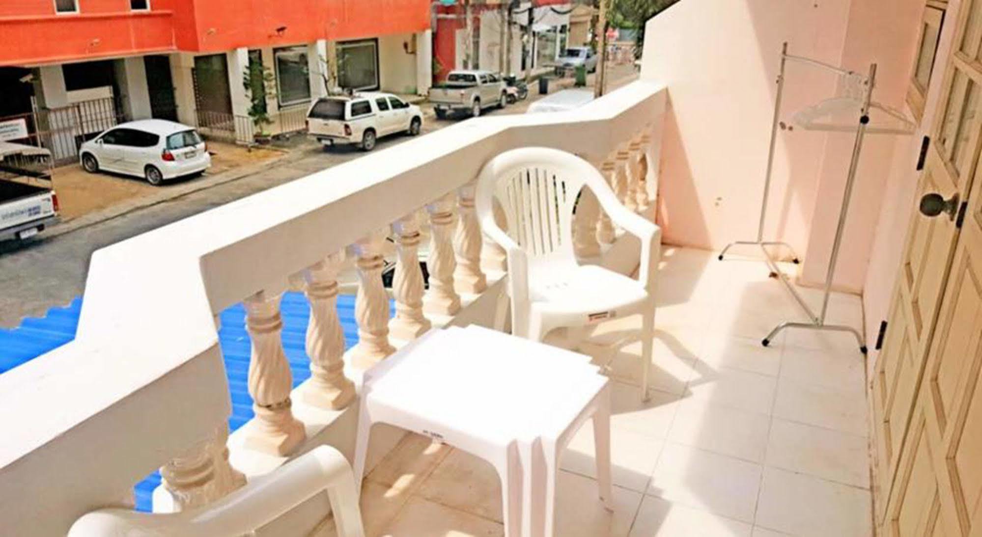 Patong The Galiness International Backpacker Hostel Phuket מראה חיצוני תמונה